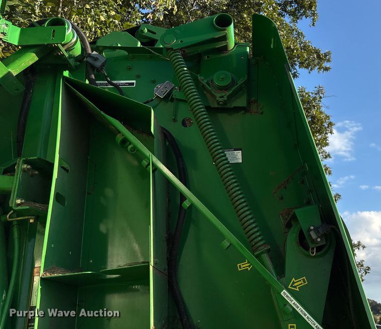 image for item EN5571 2008 John Deere 468 MegaWide Plus round baler