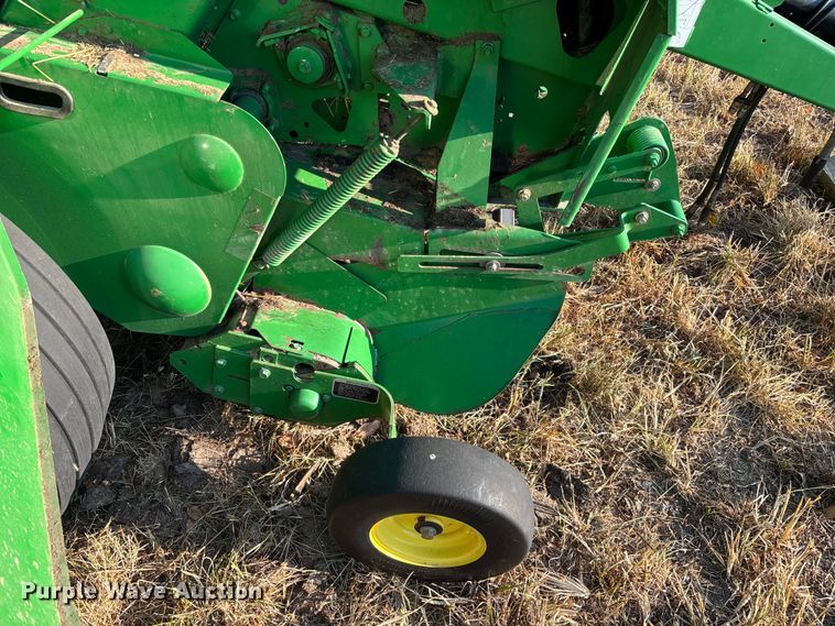 image for item EN5571 2008 John Deere 468 MegaWide Plus round baler