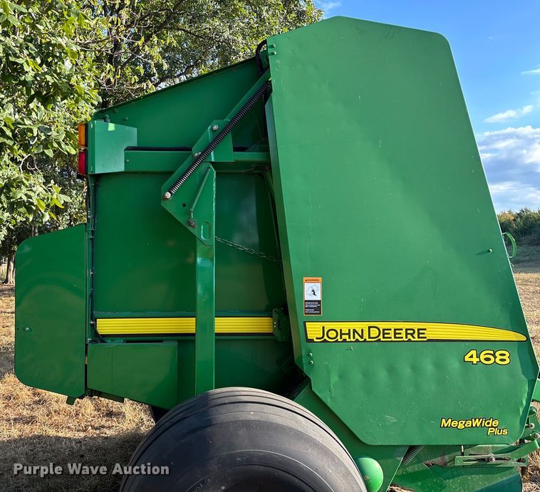 image for item EN5571 2008 John Deere 468 MegaWide Plus round baler