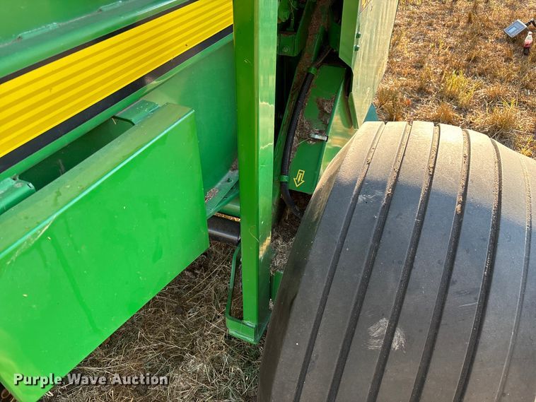 image for item EN5571 2008 John Deere 468 MegaWide Plus round baler