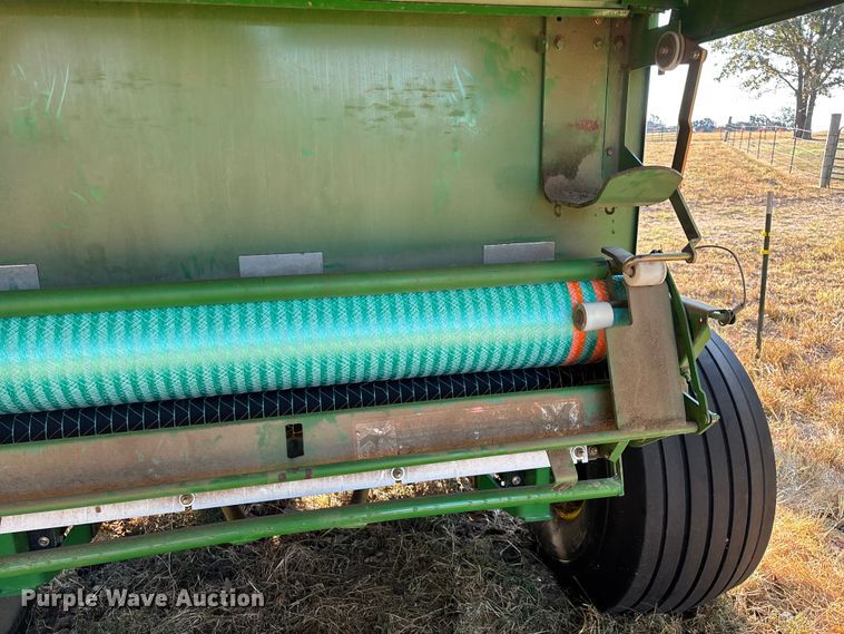 image for item EN5571 2008 John Deere 468 MegaWide Plus round baler