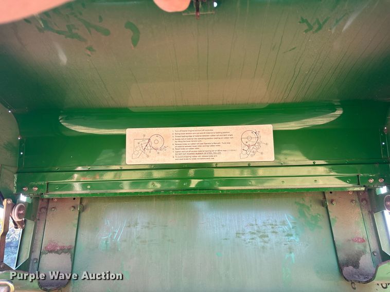 image for item EN5571 2008 John Deere 468 MegaWide Plus round baler