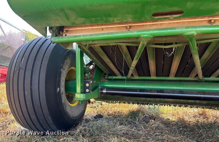 image for item EN5571 2008 John Deere 468 MegaWide Plus round baler