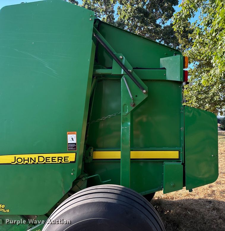 image for item EN5571 2008 John Deere 468 MegaWide Plus round baler