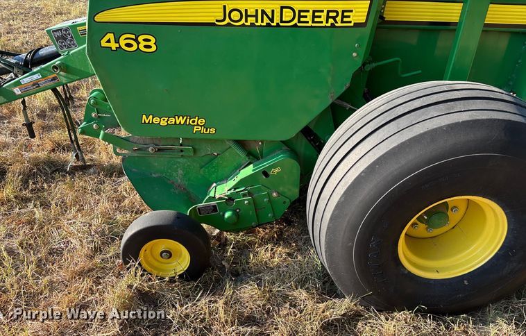 image for item EN5571 2008 John Deere 468 MegaWide Plus round baler