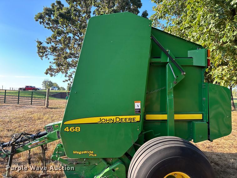 image for item EN5571 2008 John Deere 468 MegaWide Plus round baler