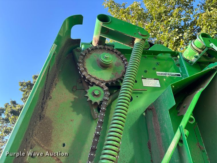 image for item EN5571 2008 John Deere 468 MegaWide Plus round baler