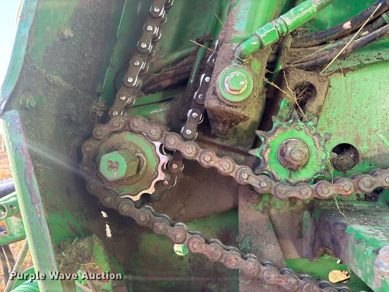 image for item EN5571 2008 John Deere 468 MegaWide Plus round baler