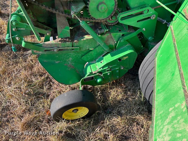 image for item EN5571 2008 John Deere 468 MegaWide Plus round baler