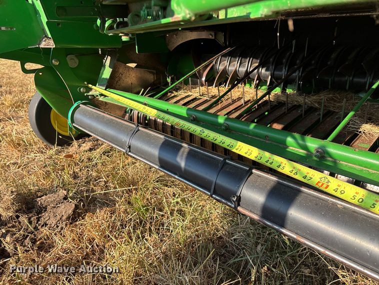 image for item EN5571 2008 John Deere 468 MegaWide Plus round baler