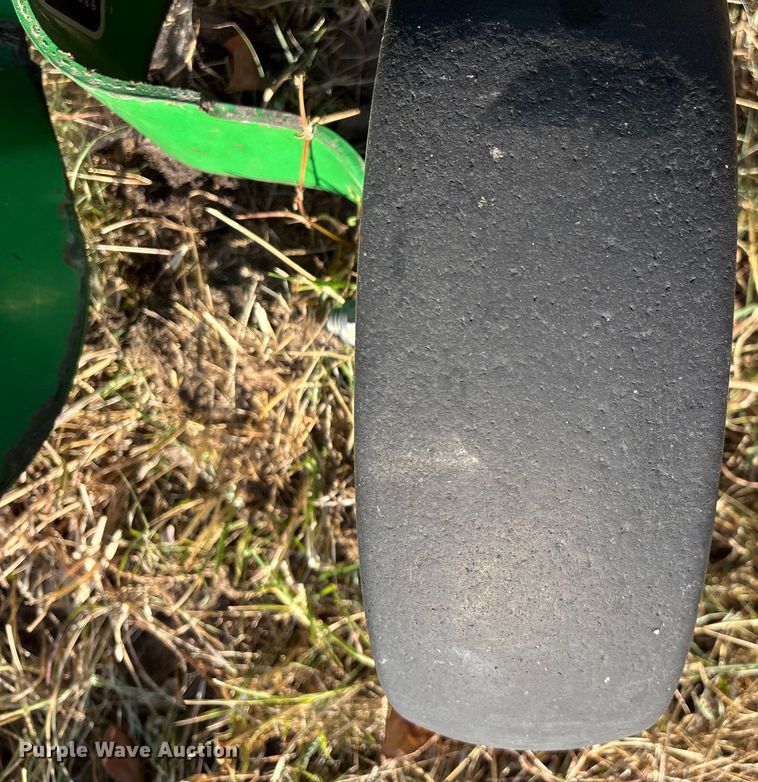 image for item EN5571 2008 John Deere 468 MegaWide Plus round baler