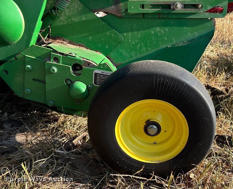 image for item EN5571 2008 John Deere 468 MegaWide Plus round baler