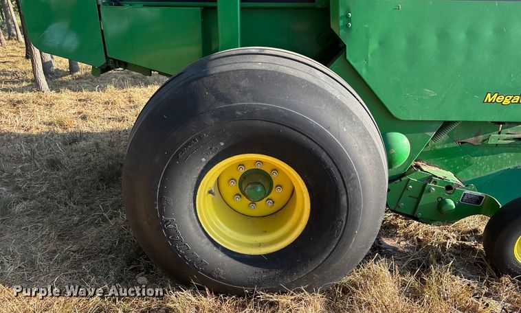 image for item EN5571 2008 John Deere 468 MegaWide Plus round baler