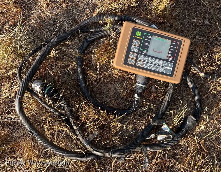 image for item EN5571 2008 John Deere 468 MegaWide Plus round baler