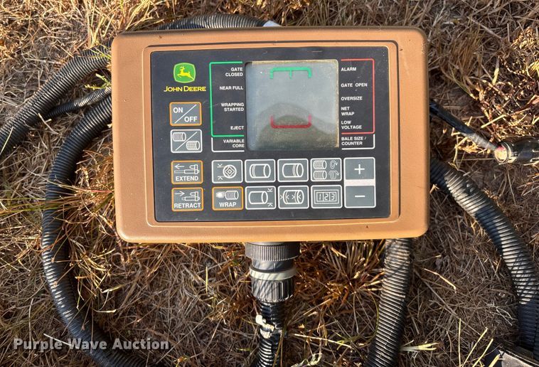 image for item EN5571 2008 John Deere 468 MegaWide Plus round baler