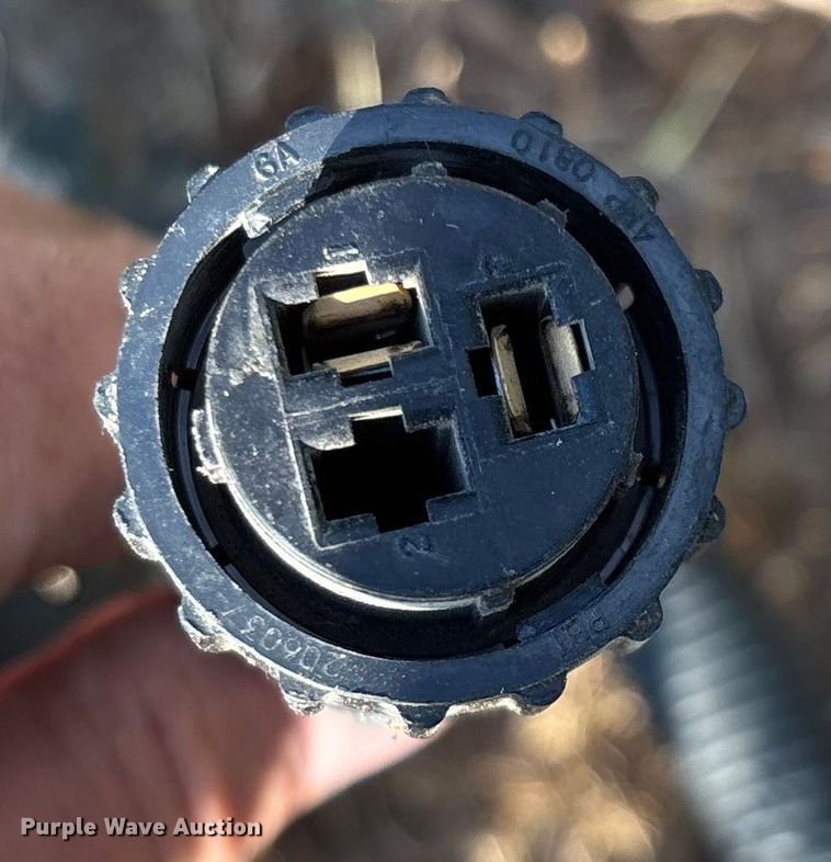 image for item EN5571 2008 John Deere 468 MegaWide Plus round baler