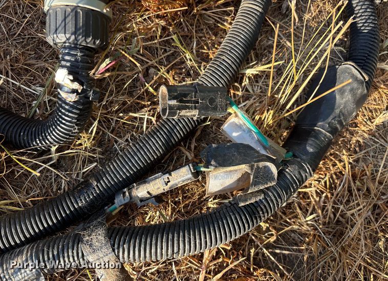 image for item EN5571 2008 John Deere 468 MegaWide Plus round baler