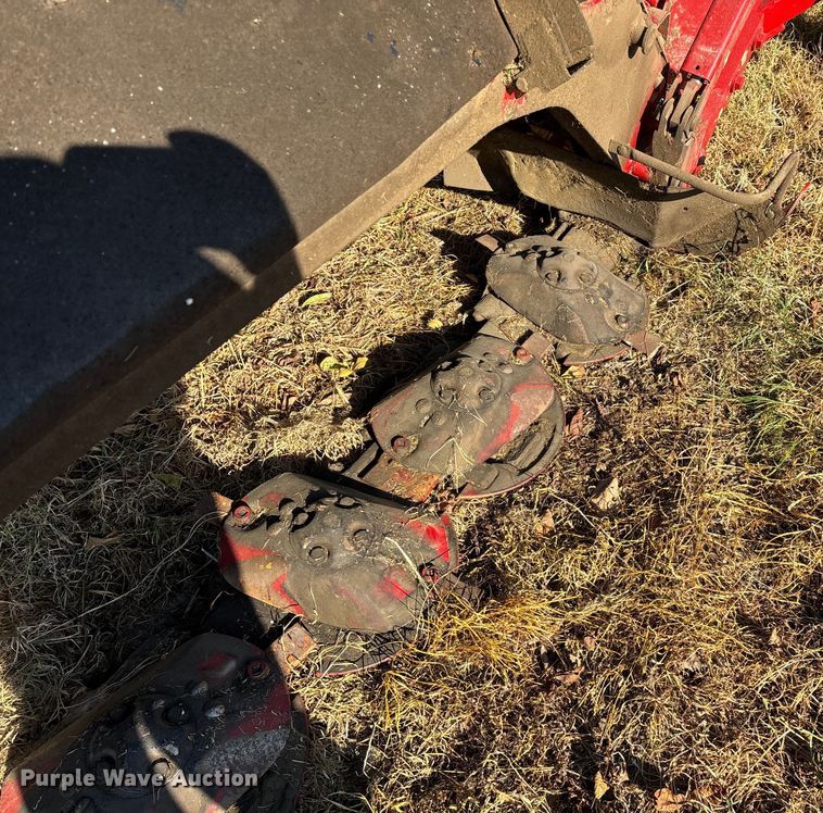 image for item EN5573 2024 New Holland Duradisc 109M disc mower