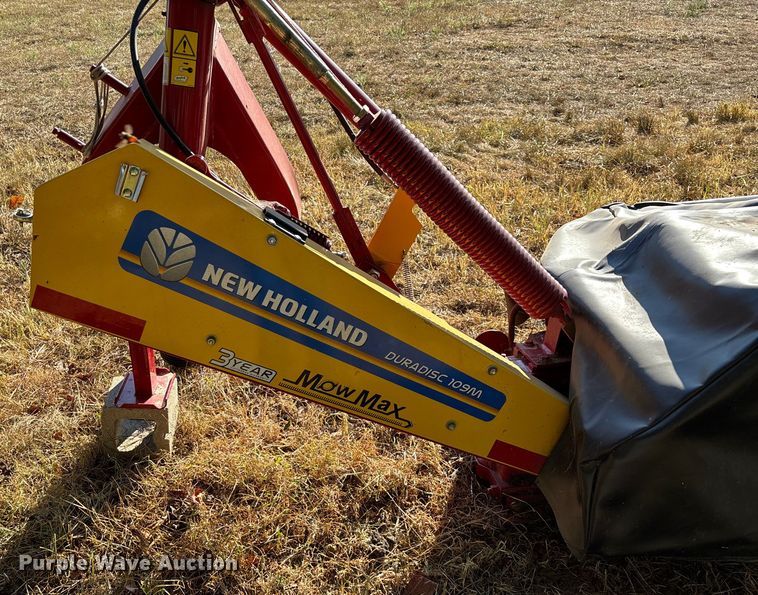 image for item EN5573 2024 New Holland Duradisc 109M disc mower