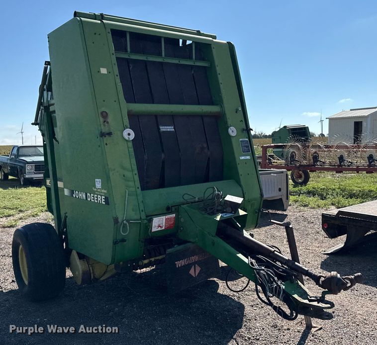 image for item EP0506 John Deere 435 round baler