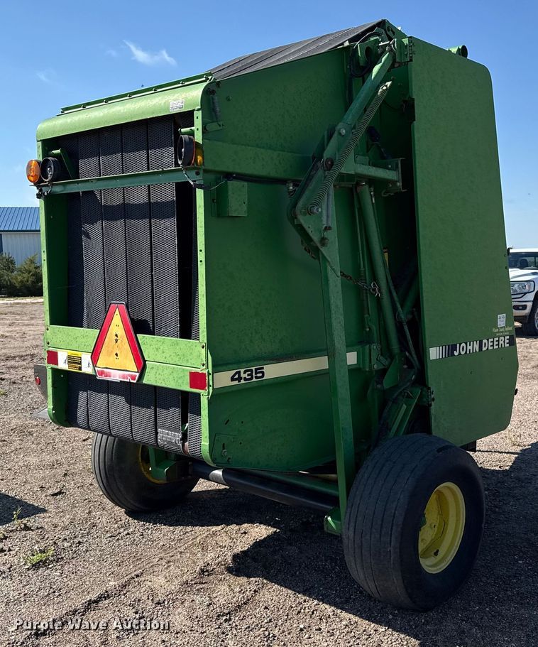 image for item EP0506 John Deere 435 round baler