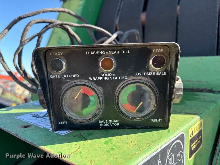 image for item EP0506 John Deere 435 round baler