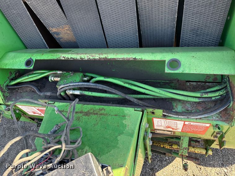 image for item EP0506 John Deere 435 round baler
