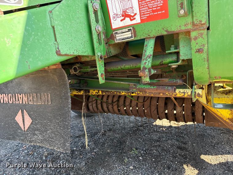image for item EP0506 John Deere 435 round baler