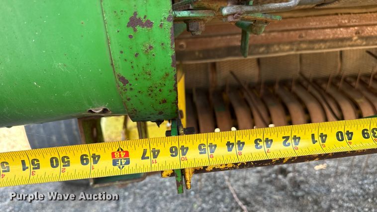 image for item EP0506 John Deere 435 round baler
