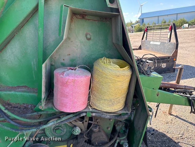 image for item EP0506 John Deere 435 round baler