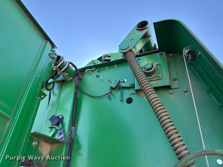 image for item EP0506 John Deere 435 round baler