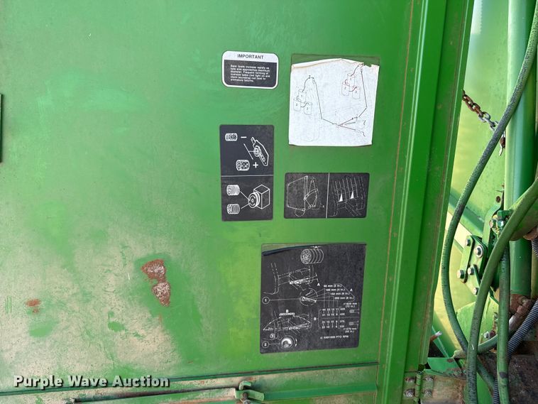 image for item EP0506 John Deere 435 round baler