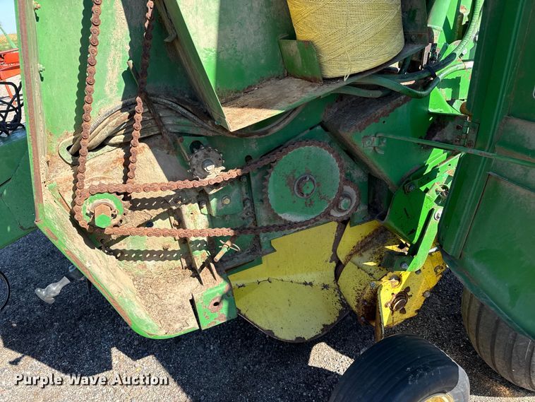 image for item EP0506 John Deere 435 round baler