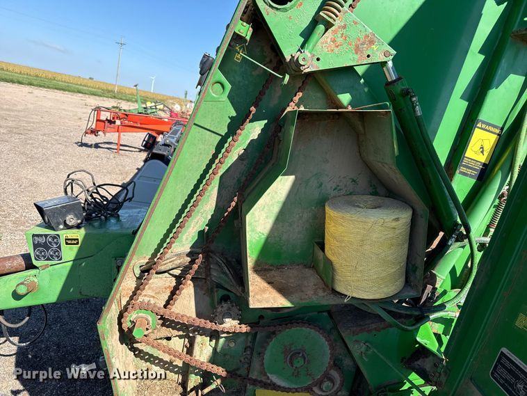 image for item EP0506 John Deere 435 round baler