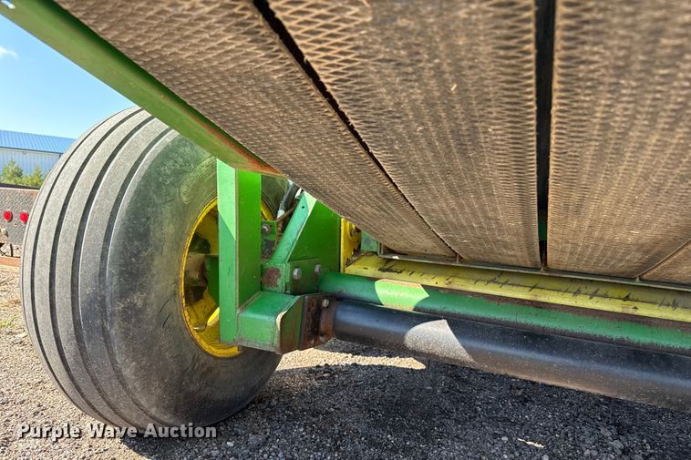 image for item EP0506 John Deere 435 round baler