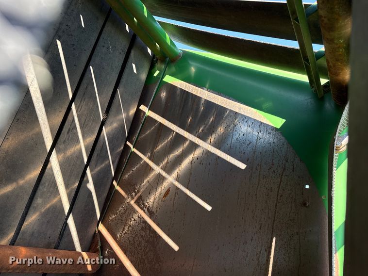 image for item EP0506 John Deere 435 round baler