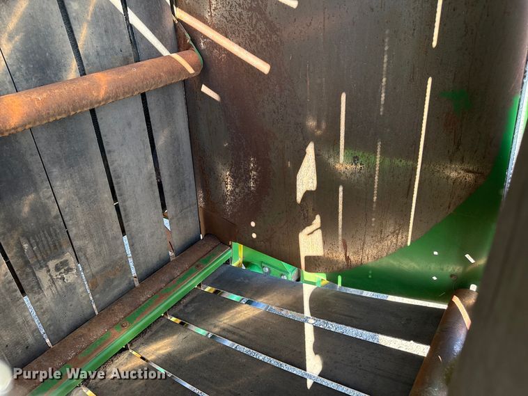 image for item EP0506 John Deere 435 round baler