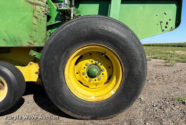 image for item EP0506 John Deere 435 round baler