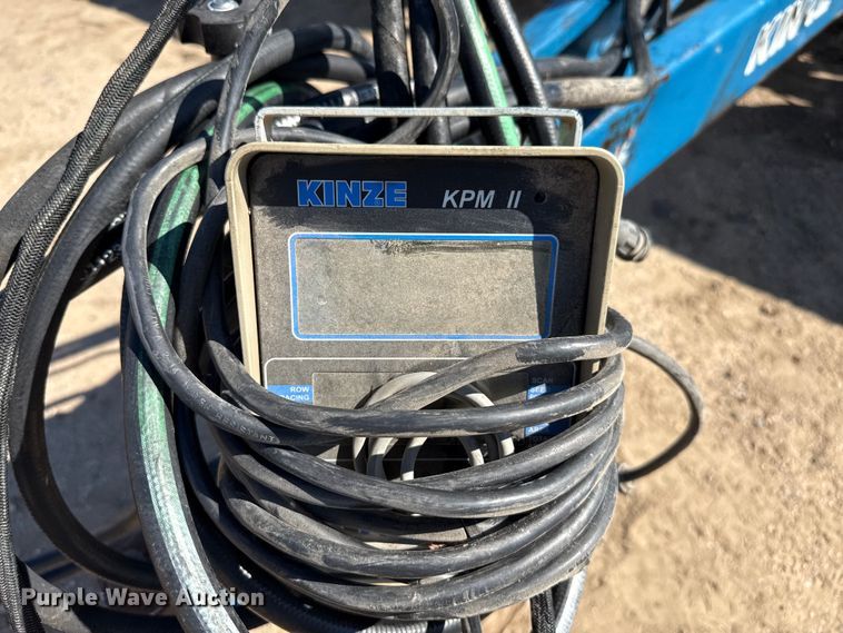 image for item EP0511 Kinze 2000 planter