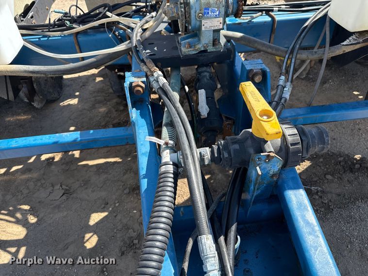 image for item EP0511 Kinze 2000 planter