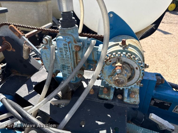 image for item EP0511 Kinze 2000 planter