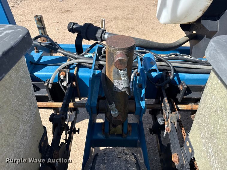 image for item EP0511 Kinze 2000 planter