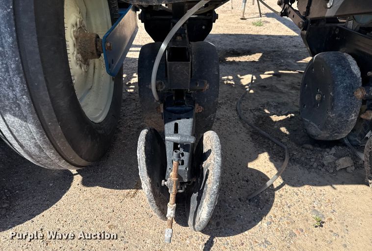 image for item EP0511 Kinze 2000 planter