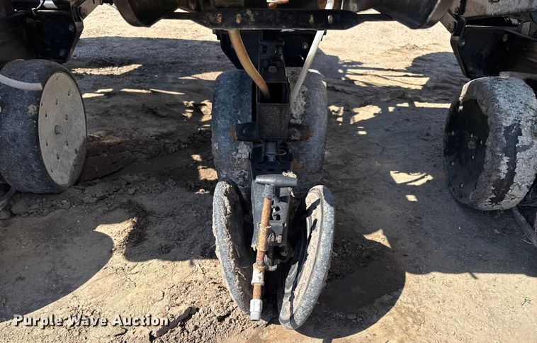 image for item EP0511 Kinze 2000 planter