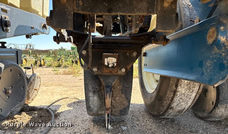 image for item EP0511 Kinze 2000 planter