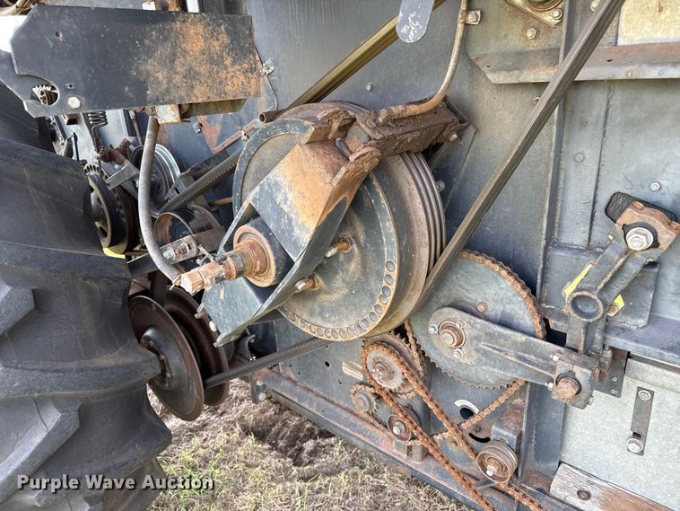 image for item EP0526 Gleaner L combine