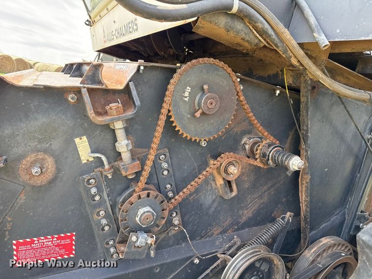 image for item EP0526 Gleaner L combine