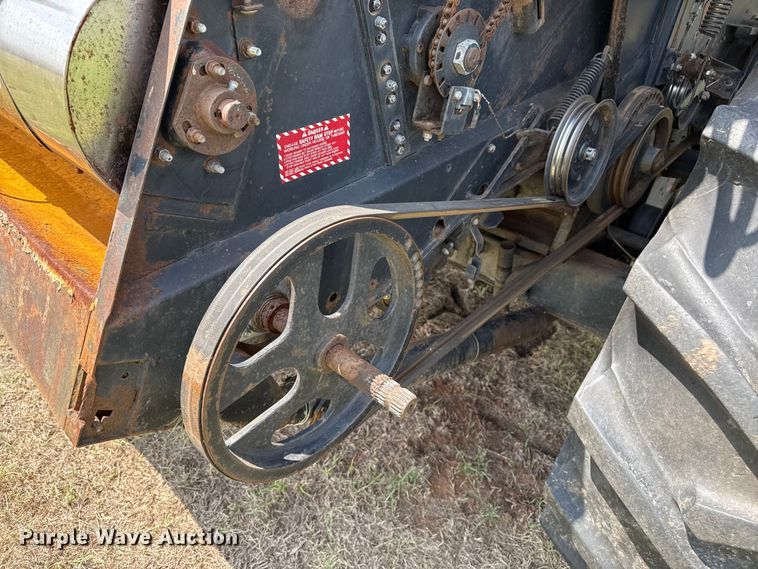 image for item EP0526 Gleaner L combine