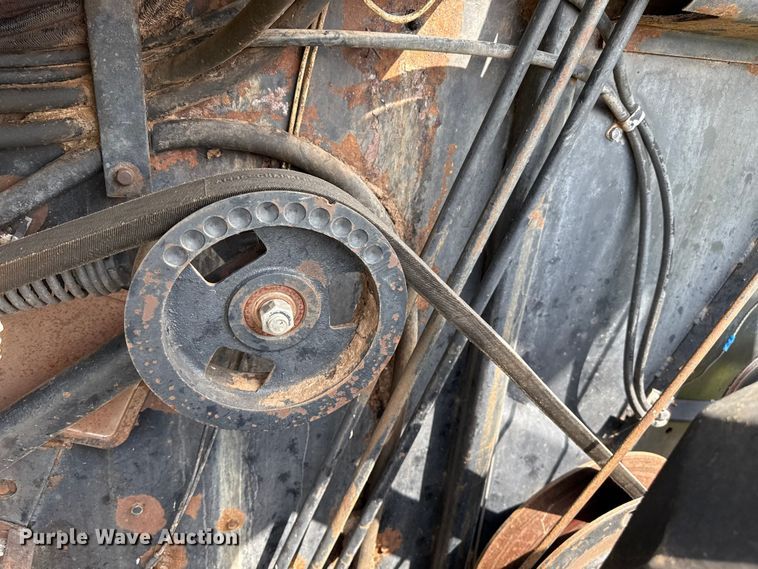 image for item EP0526 Gleaner L combine