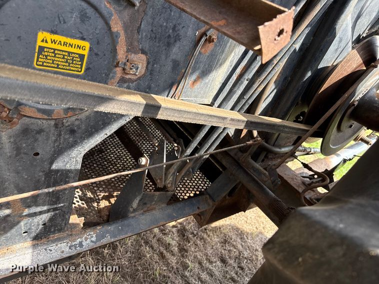 image for item EP0526 Gleaner L combine